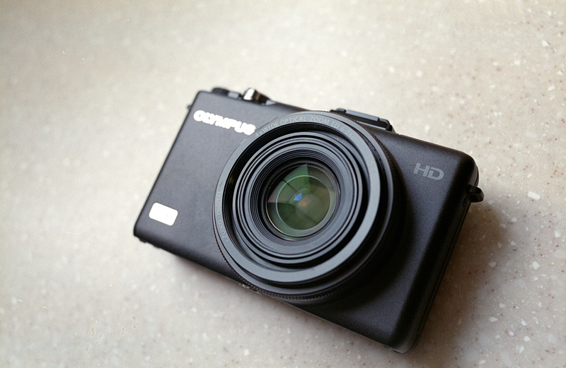 新しいカメラ「OLYMPUS XZ-1」／旅行前に買い揃えたもの：ドブロ 